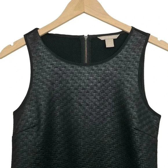 Banana Republic Black Embossed Tank Top XS - Picture 2 of 5